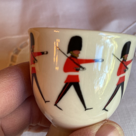 Ceramic Egg Cup Grenadier Guards Marching Soldiers in Red Black Collectable - Picture 3 of 5